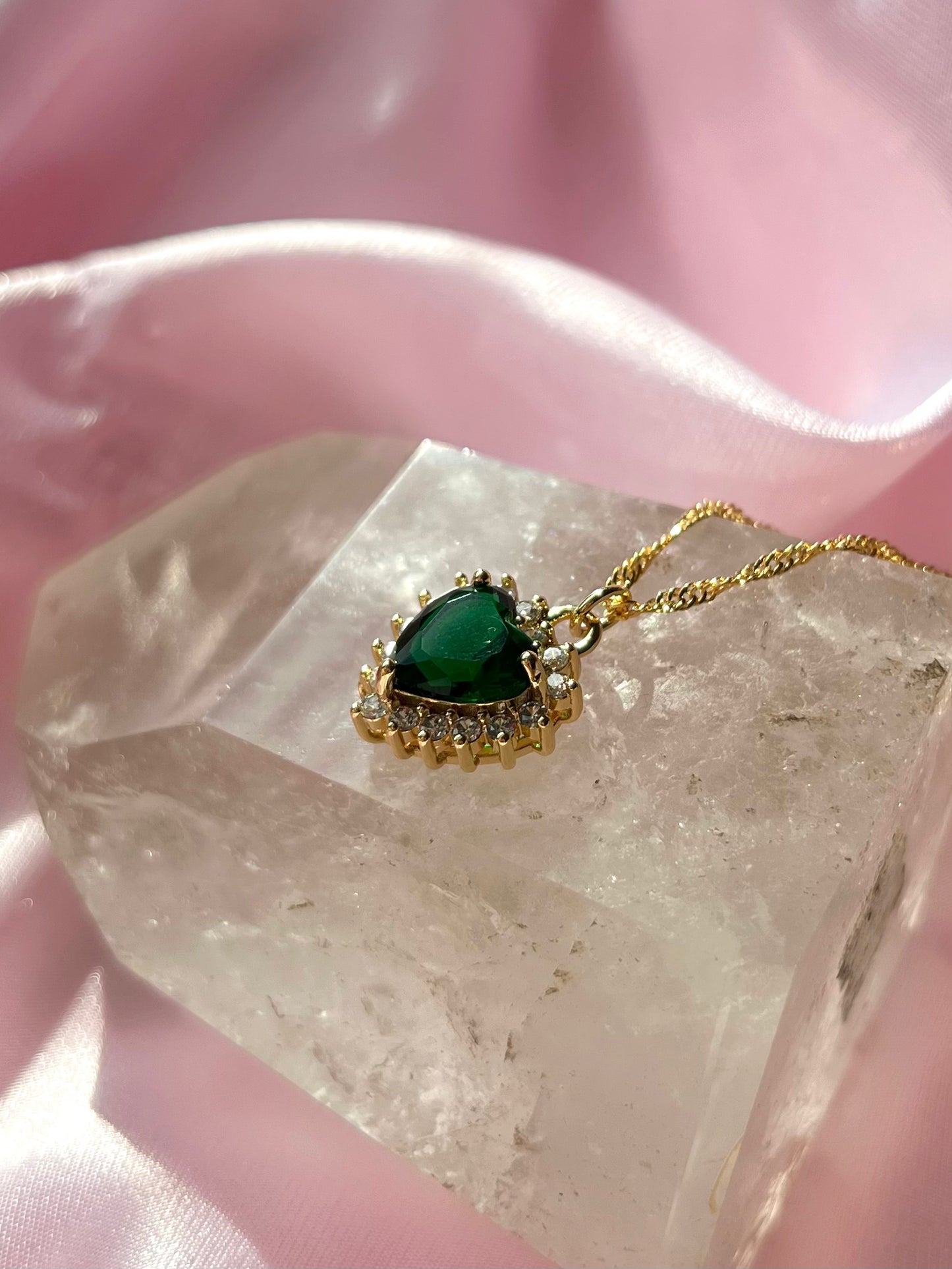 Envy Heart Necklace (18k gold)