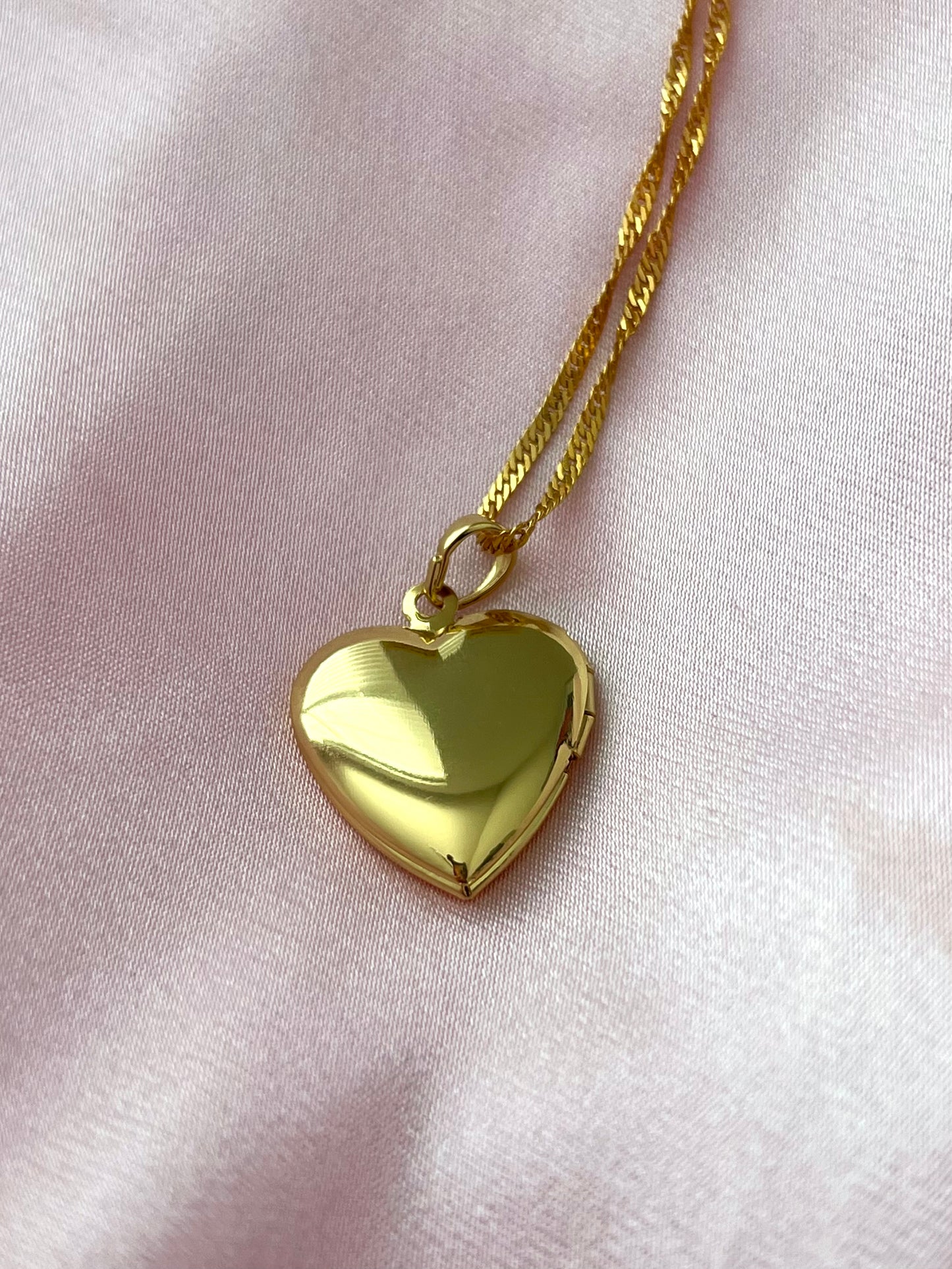 Ophelia Locket (24k gold) - Luna Alaska Jewelry