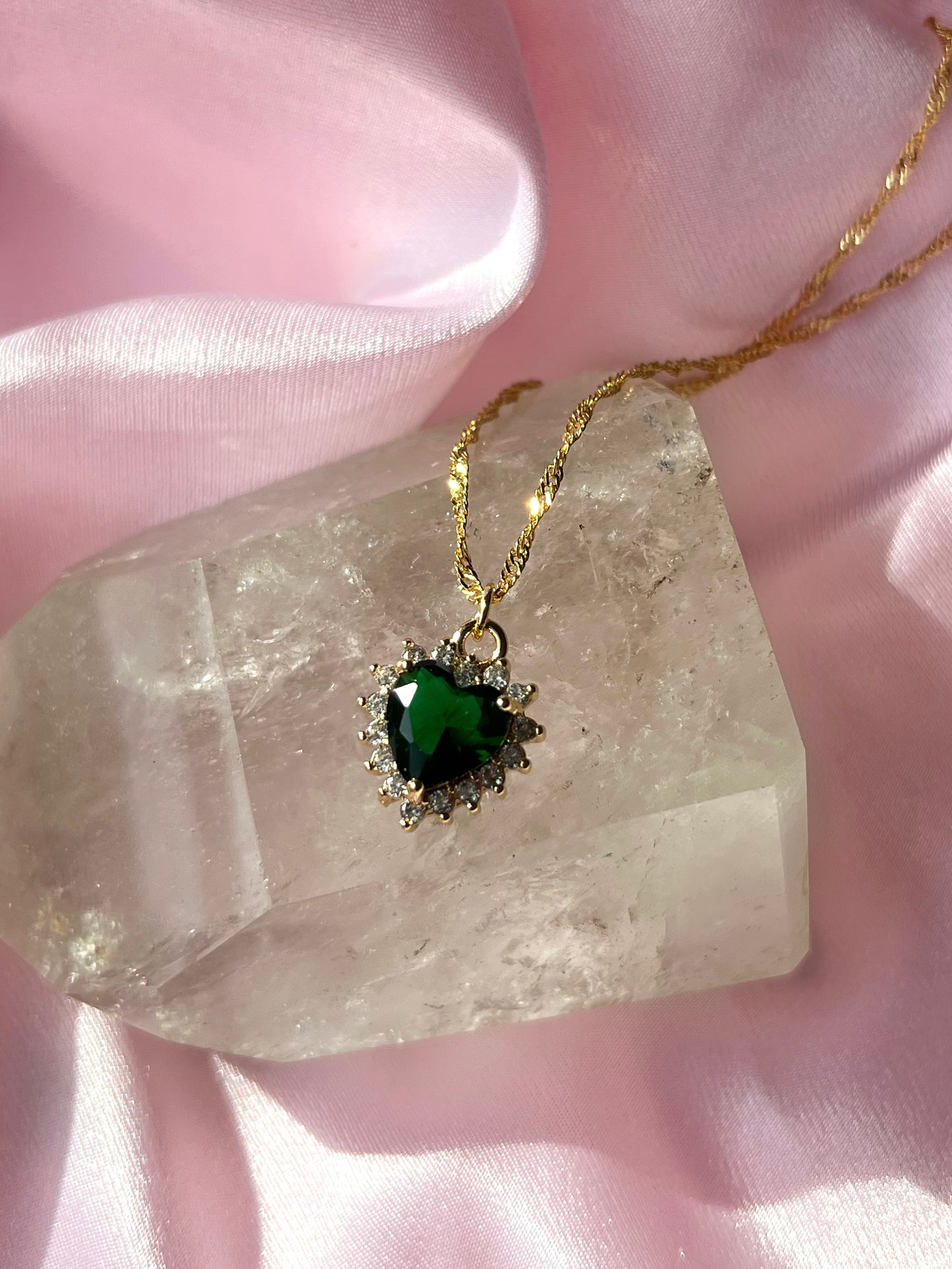 Envy Heart Necklace (18k gold)