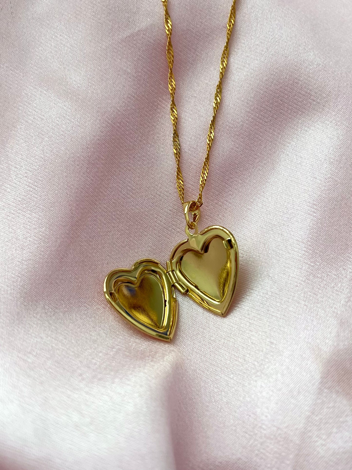 Ophelia Locket (24k gold) - Luna Alaska Jewelry