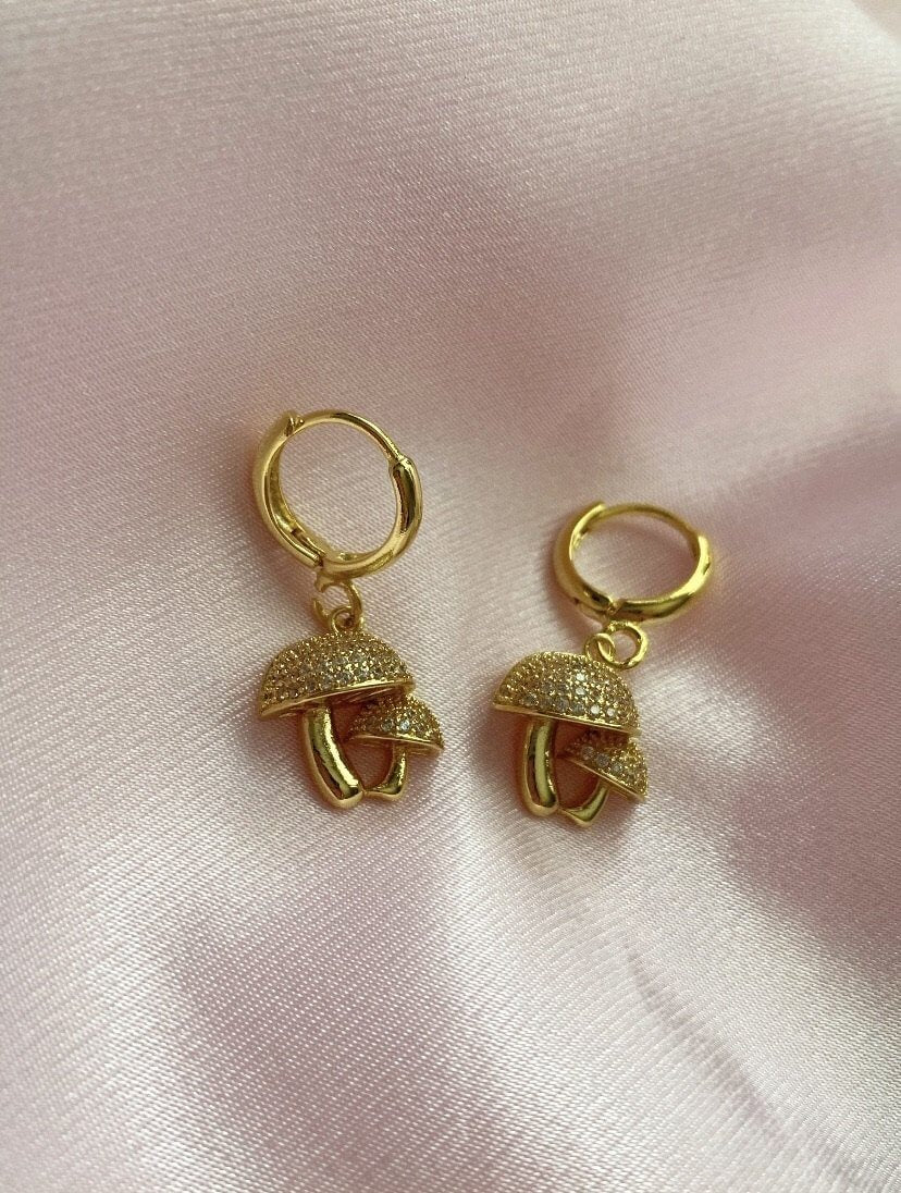 Mushie Huggies (18k gold) - Luna Alaska Jewelry