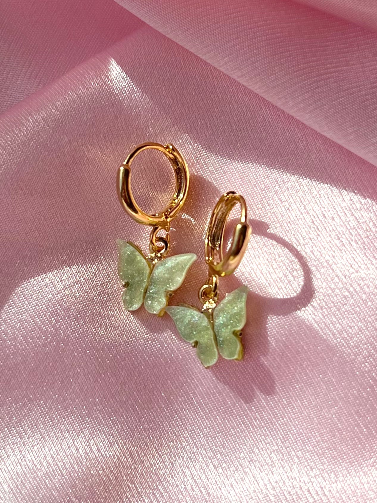 Clover Butterfly Huggies