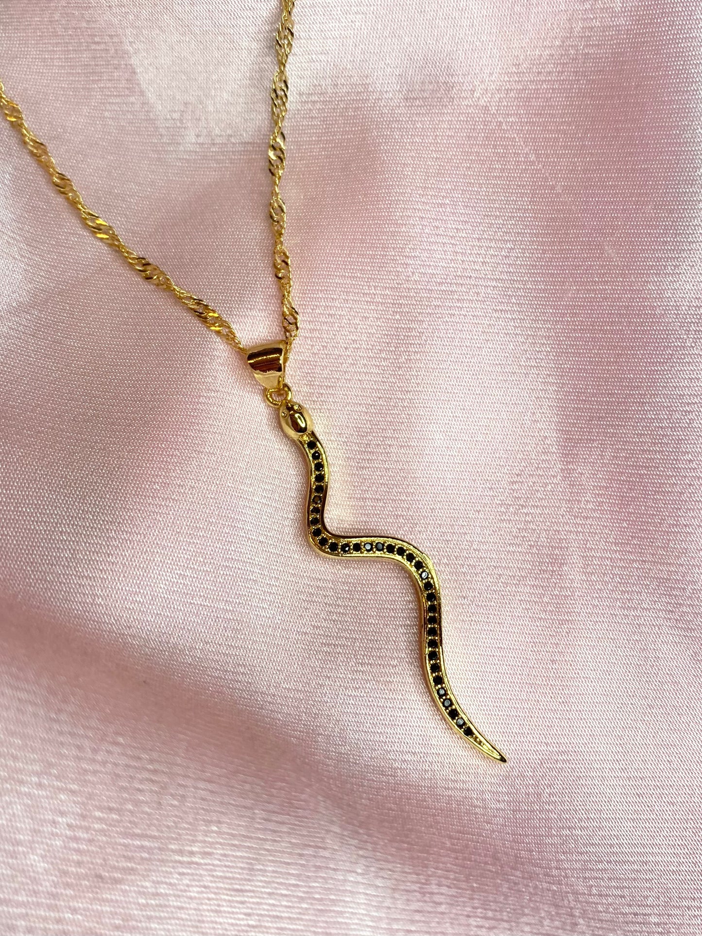 Medusa Necklace (18k gold) - Luna Alaska Jewelry