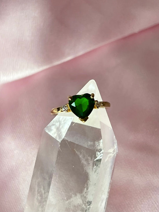 Load image into Gallery viewer, Envy Heart Ring - Luna Alaska Jewelry
