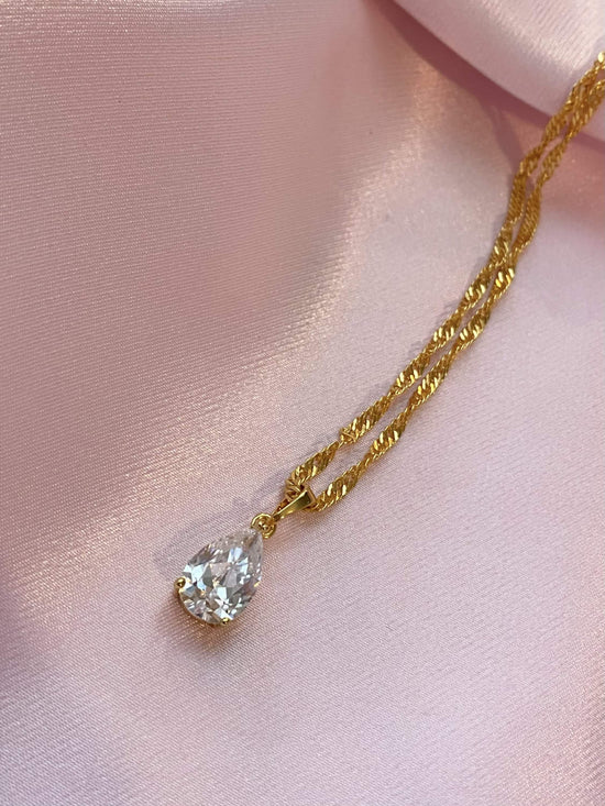 Load image into Gallery viewer, Daphne Dewdrop Necklace (18k gold) - Luna Alaska Jewelry
